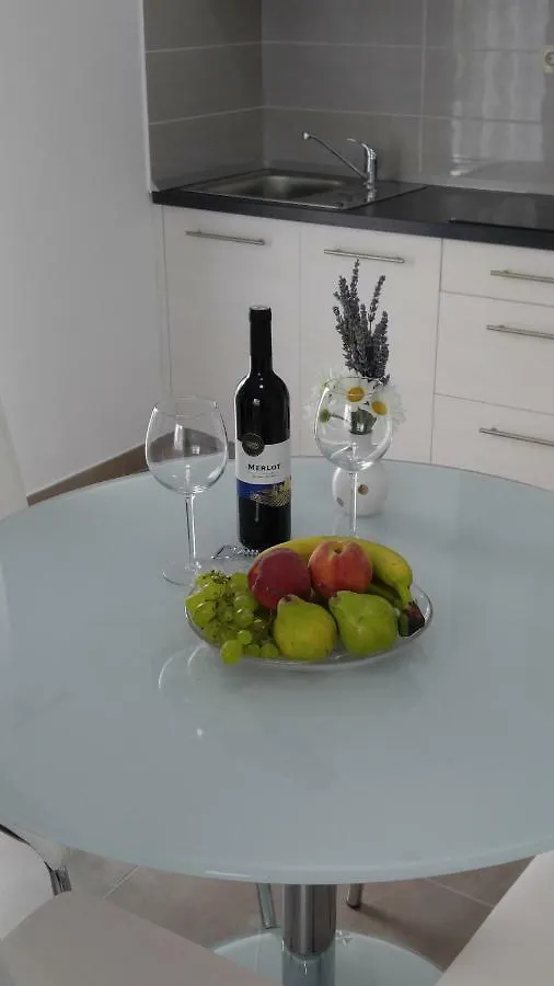 Daire Apartmani Roberta Jurdani