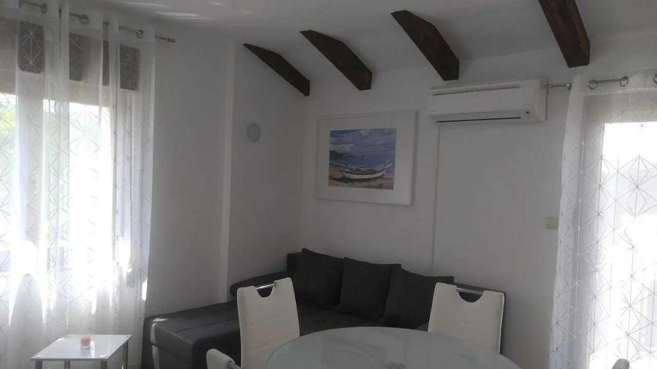Daire Apartmani Roberta Jurdani