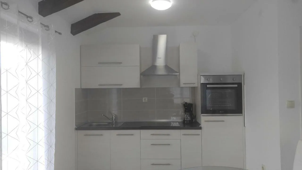 Apartmani Roberta Jurdani